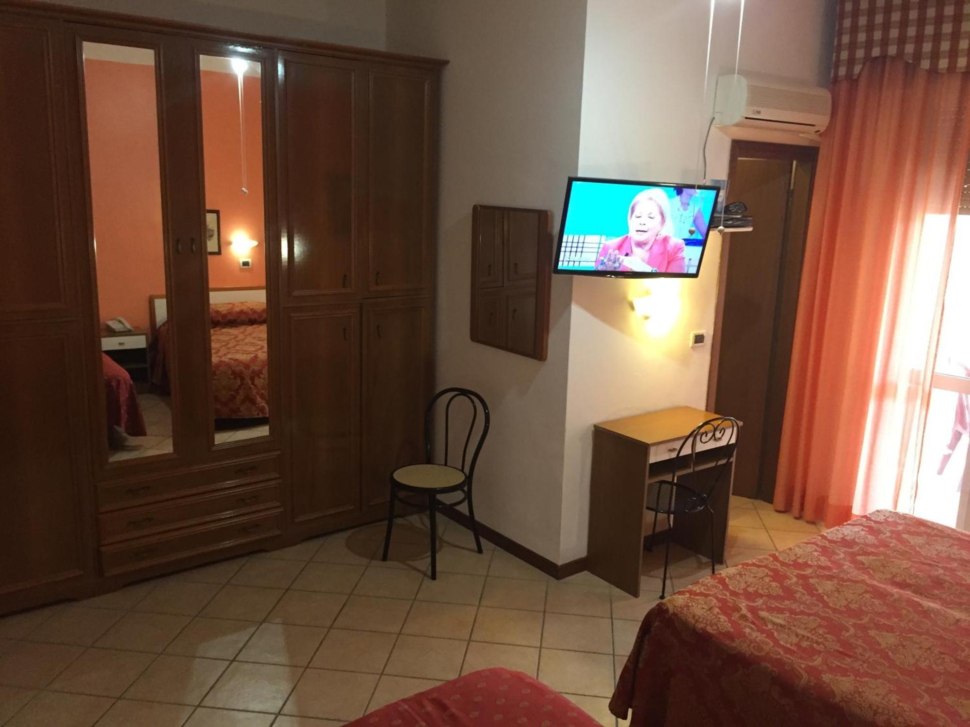 Hotel Magda Novafeltria Habitación foto