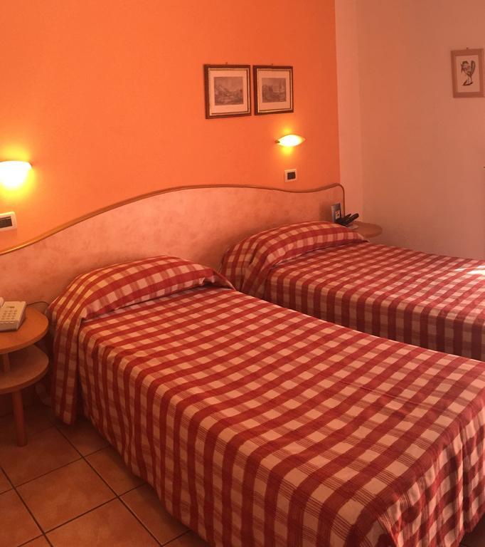 Hotel Magda Novafeltria Habitación foto