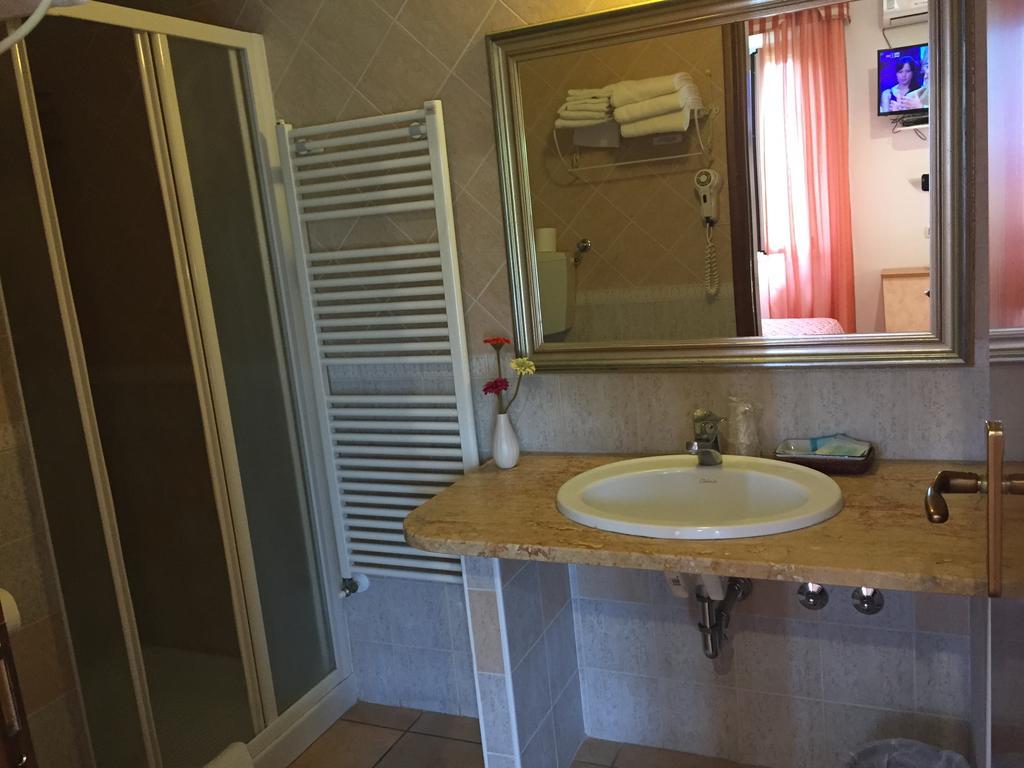 Hotel Magda Novafeltria Habitación foto